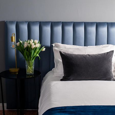 Quatrum Napoli - B&B المظهر الخارجي الصورة