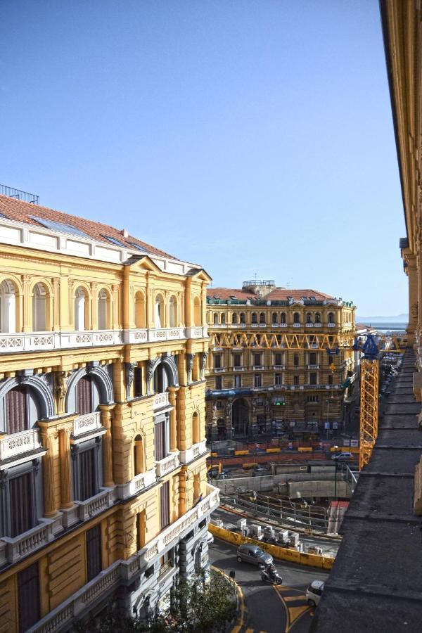 Quatrum Napoli - B&B المظهر الخارجي الصورة