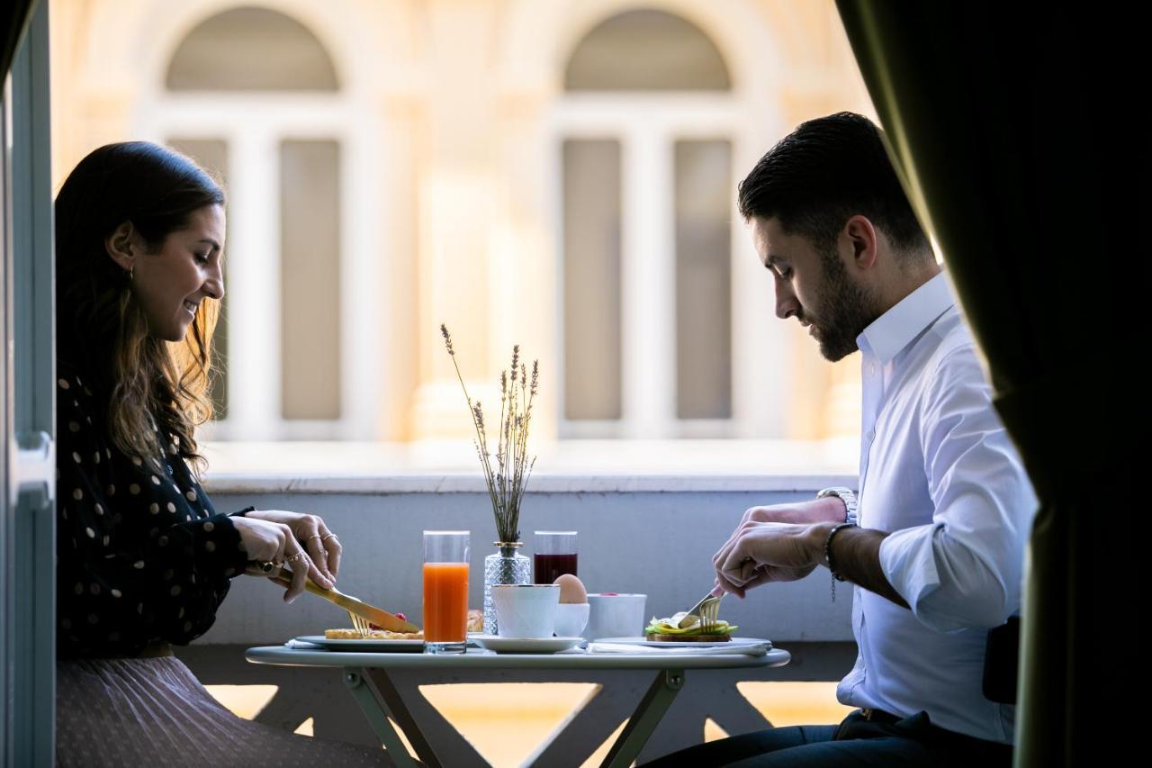 Quatrum Napoli - B&B المظهر الخارجي الصورة