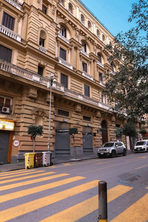 Quatrum Napoli - B&B المظهر الخارجي الصورة