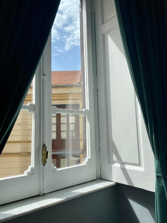 Quatrum Napoli - B&B المظهر الخارجي الصورة