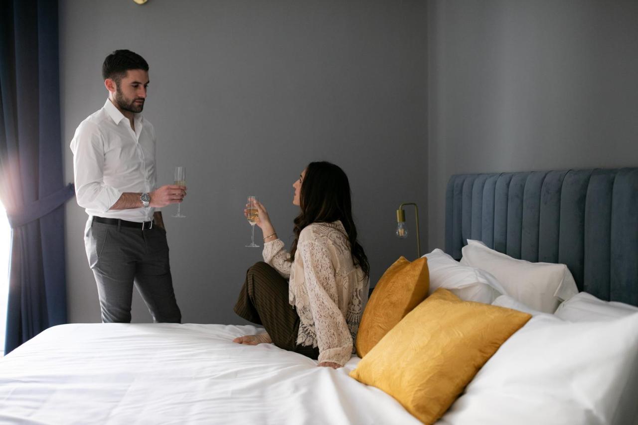 Quatrum Napoli - B&B المظهر الخارجي الصورة